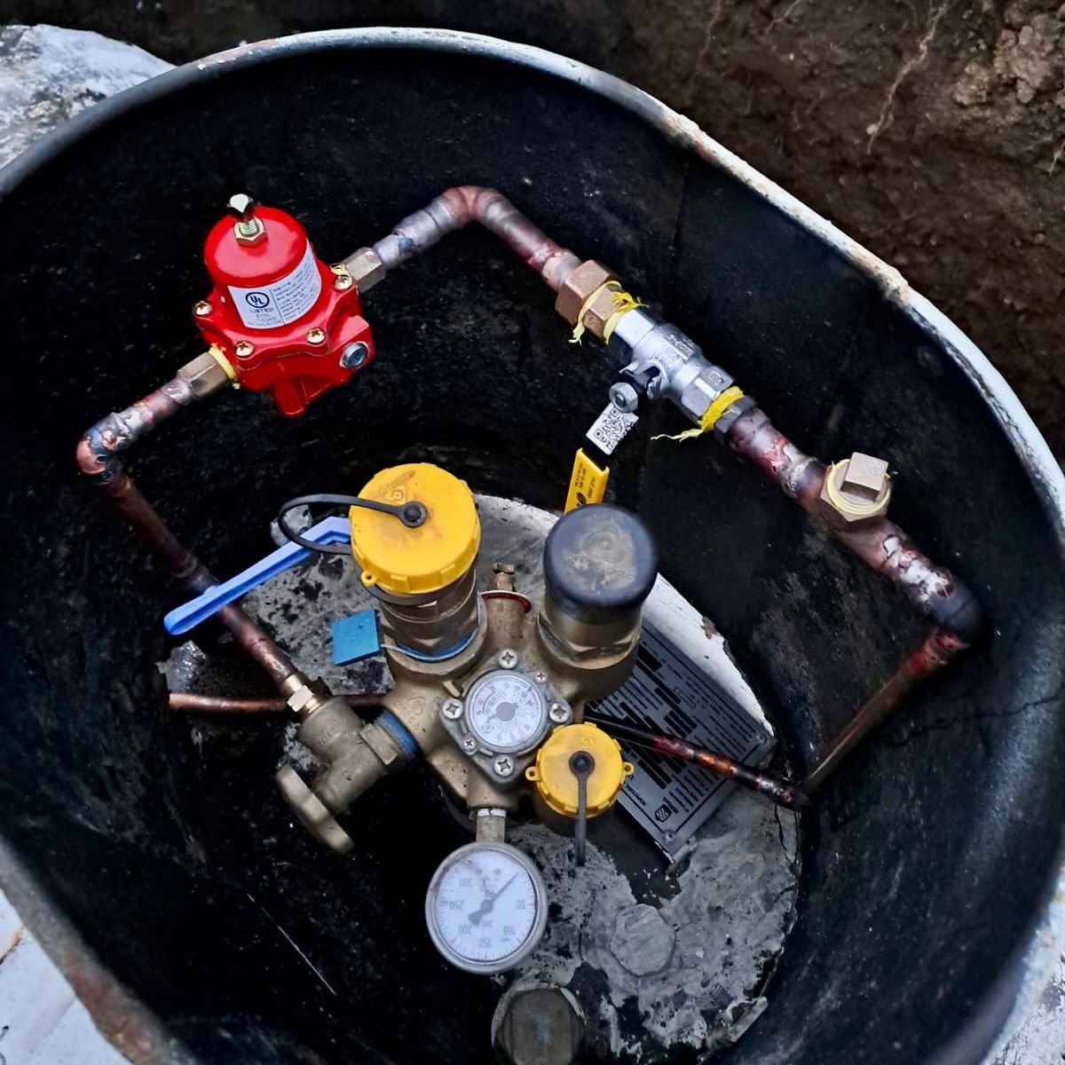Instalación de regulador y válvulas de gas